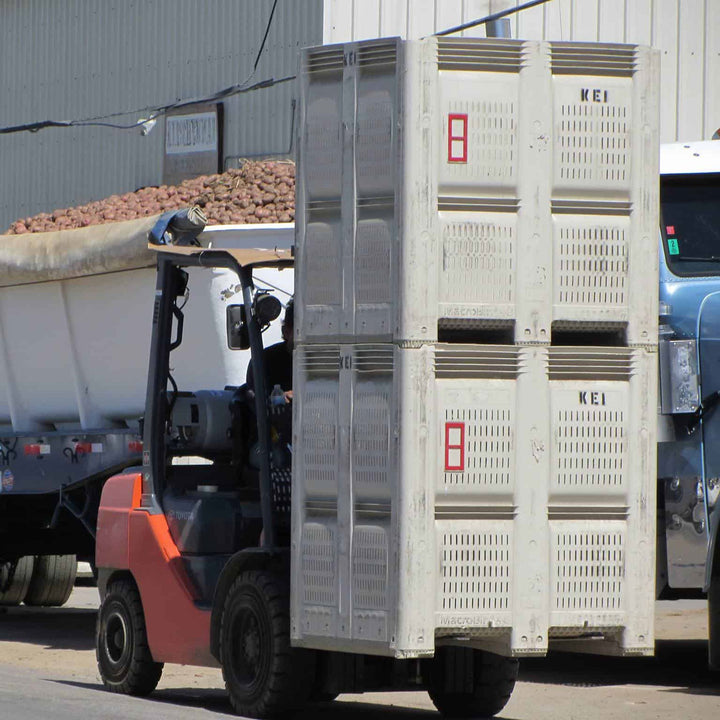 macrobin-48fv-harvest-bin-potatoes-forklift