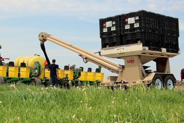 CenterFlow hopper-bottom seed bin (Buckhorn)